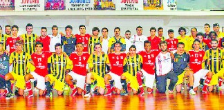 Apresentação do plantel senior do Casal Velho com os sub 20 do SL Benfica Plantel senior masculino do Casal Velho e a equipa sub-20 do Sport Lisboa e Benfica