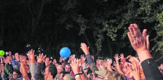 Concertos com um público de milhares de pessoas ditaram êxito da Feira dos Frutos notícias das Caldas