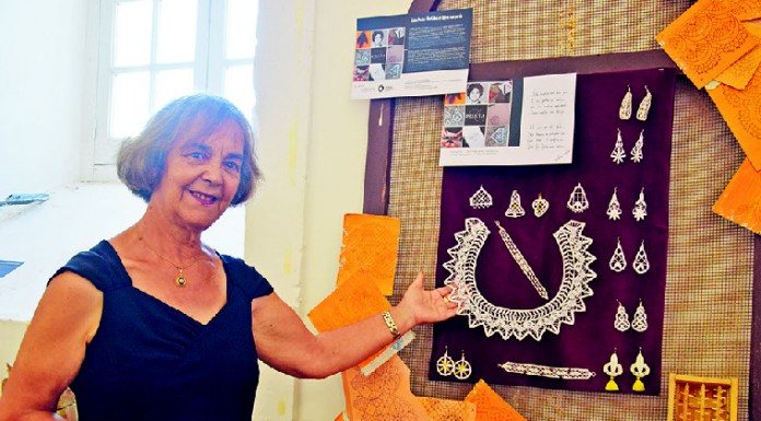 Renda de bilros e poesia na Livraria de Santiago