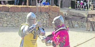 Cavaleiros da Torre em Torneio em França