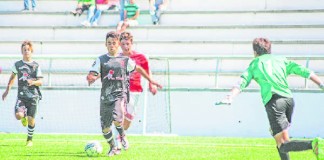 Caldas vence e convence