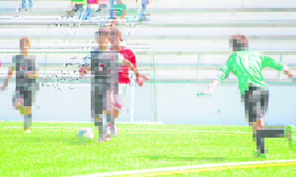 Caldas vence e convence