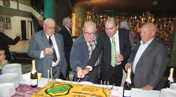 Bombarralense festejou 105 anos de vida 1-Bolo