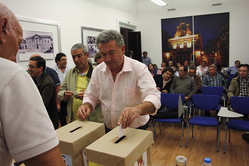 2-Jorge Reis votar_8906