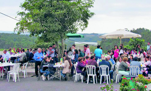 Comissão de festas do Nadadouro organizou almoço aberto à população Almoço Nadadouro