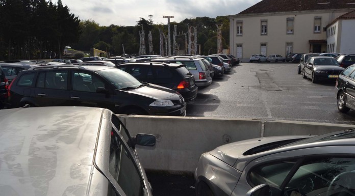 Autocarros vão estacionar atrás do Chafariz das 5 Bicas ao fim-de-semana estacionamento