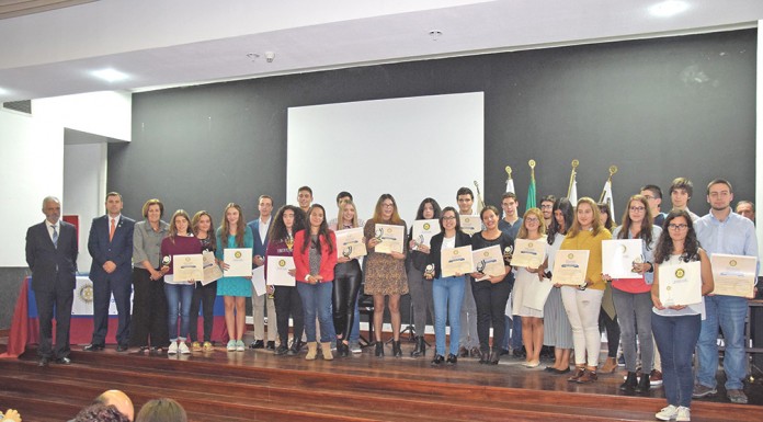 Rotários realçam a cultura do mérito alunos