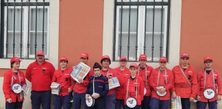 Bombeiros angariaram 650 euros com suplemento solidário da Gazeta das Caldas Bombeiros