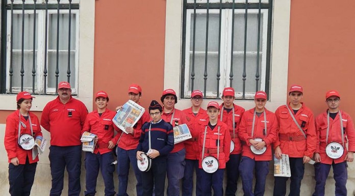 Bombeiros angariaram 650 euros com suplemento solidário da Gazeta das Caldas Bombeiros