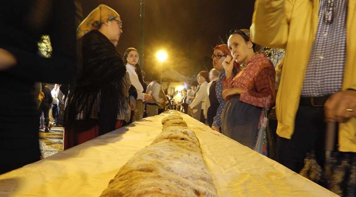 Magusto na Praça da Fruta com castanhas assadas à antiga Pão com chouriço