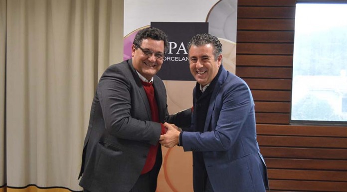 Alcobaça e Nazaré ligadas pelo percurso do rio Alcoa Paulo Inácio e Walter Chicharro