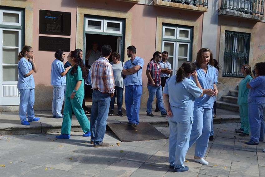 Só os precários do hospital de Torres Vedras receberam horas extraordinárias