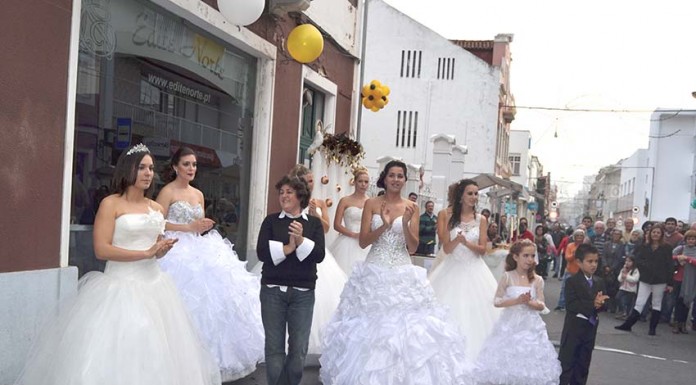 Noivas “invadiram” Rua Heróis da Grande Guerra EstilistaModelos