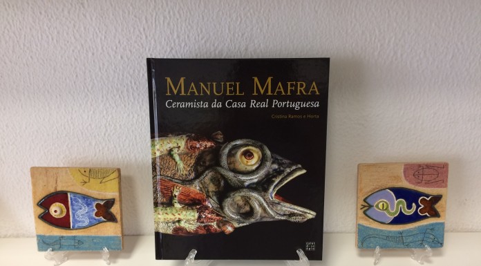 Livro e azulejo inspirado em Mafra à venda na Gazeta Manuel Mafra
