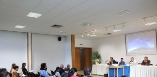 Mais de trinta pessoas debateram a cidadania na Biblioteca Municipal debate cidadania e responsabibilidade