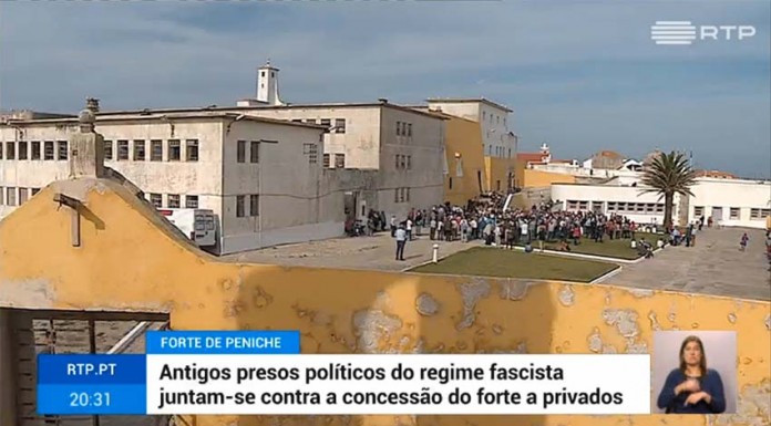 Manifestação em Peniche contra hotel na fortaleza forte peniche