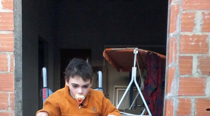 Campanha solidária para adaptar a casa do David David