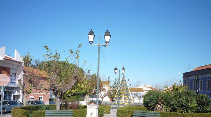 Praça de Alfeizerão precisa de novos candeeiros Candeeiros Alfeizerao 655