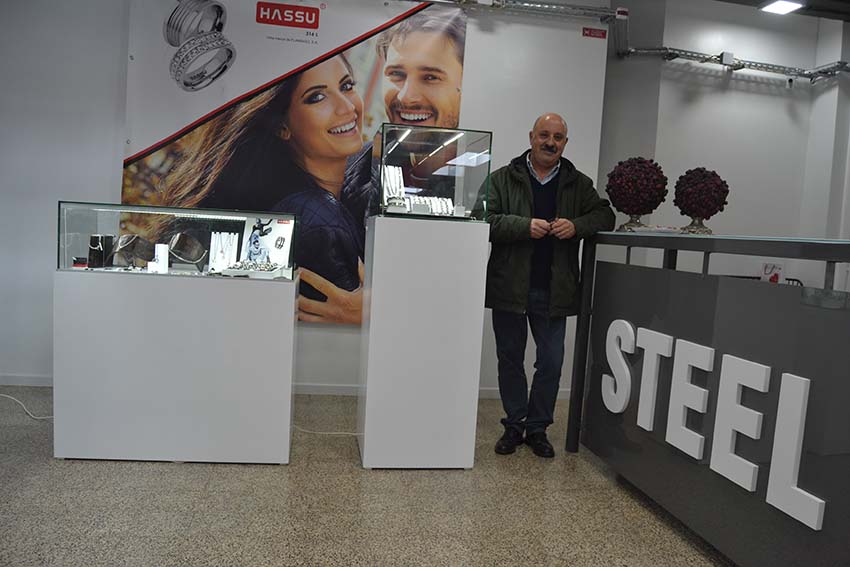 Steel abriu na Rua do Jardim