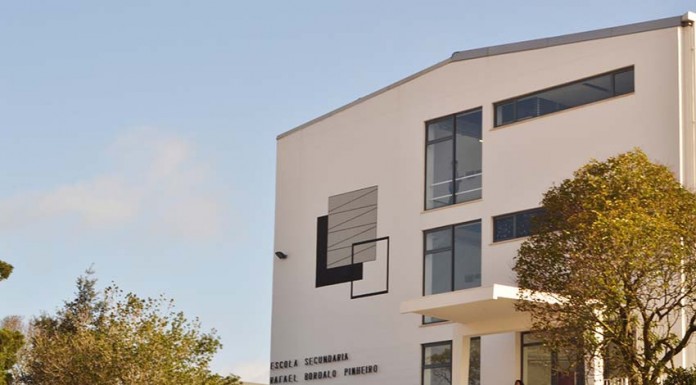 Comunidade educativa põe em causa Agrupamento de Escolas Rafael Bordalo Pinheiro Escola Rafael Bordalo Pinheiro