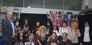 Idosos estrelas de rock em calendário solidário Idosos