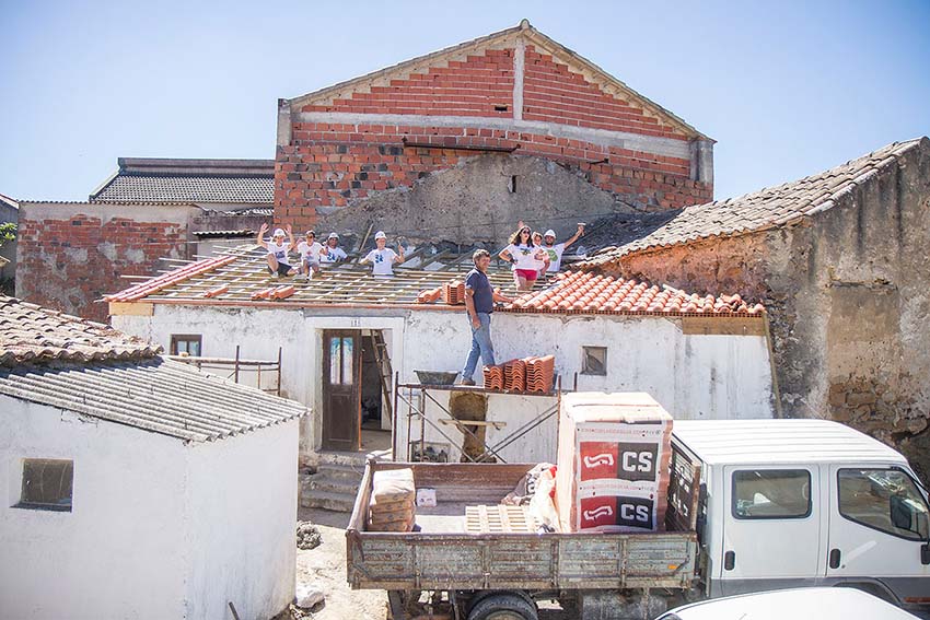 Premiado projecto de voluntariado que recuperou casas em Óbidos