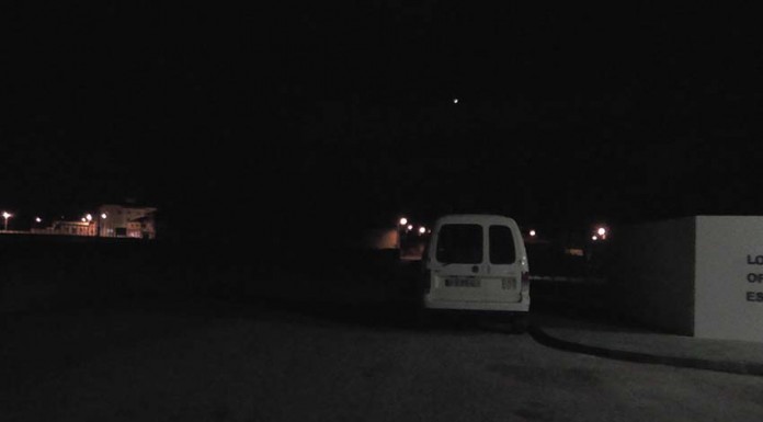 Rua da Misericórdia às escuras em Alfeizerão Santa Casa