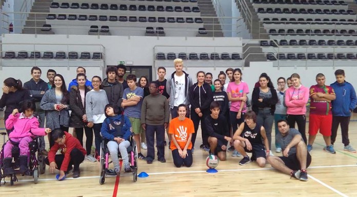 Alunos de Óbidos praticam desporto no Dia Internacional das pessoas com deficiência Grupo Alunos