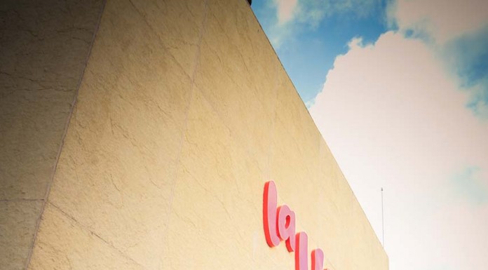 Pai Natal chegou ao La Vie acompanhado do Vivi Pai Natal