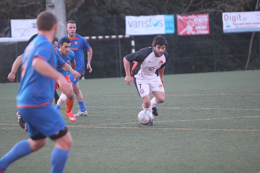 Derby caldense com muitos golos