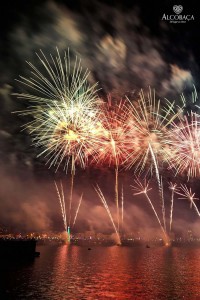 Em São Martinho do Porto houve um espectáculo musical na baía com a árvore flutuante