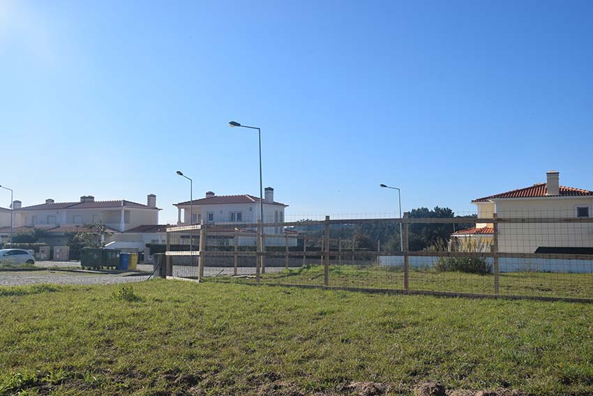 Construção de prédio no Pinhal de Óbidos gera protestos dos moradores