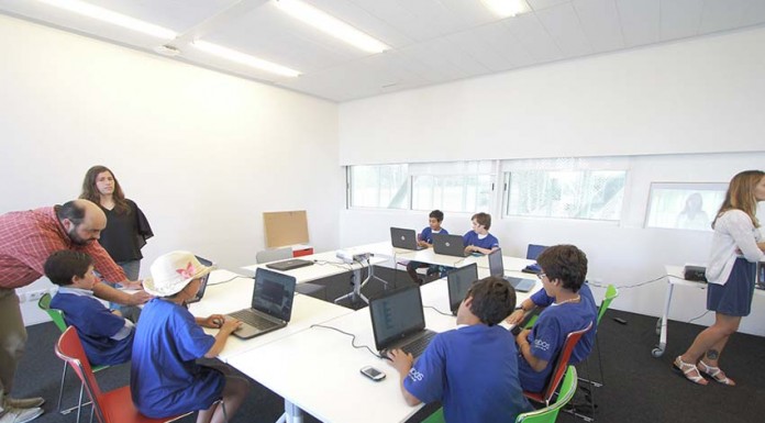 Crianças aprendem robótica no Parque Tecnológico de Óbidos notícias das Caldas