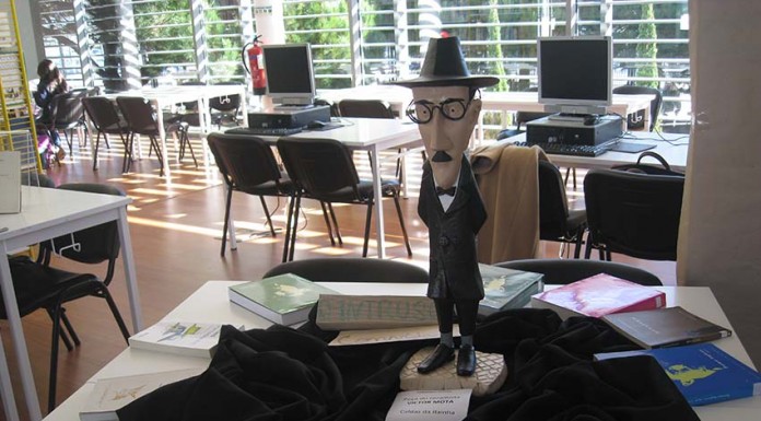 Um intruso especial na biblioteca da escola de São Martinho do Porto notícias das Caldas