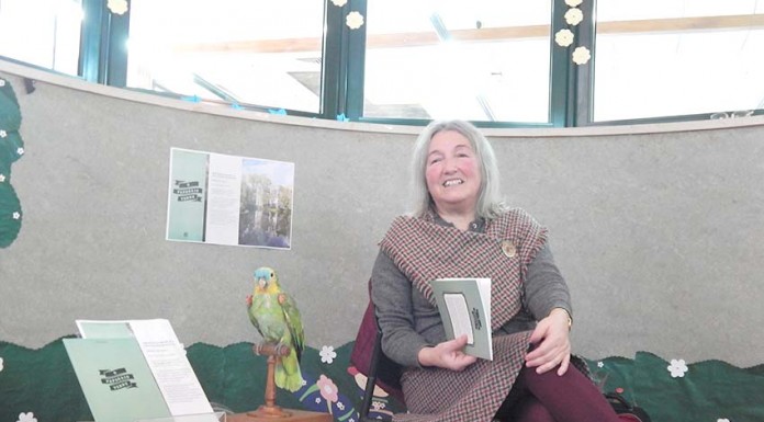 Conceição Colaço publica livro inspirado nos papagaios do Parque D. Carlos I notícias das Caldas