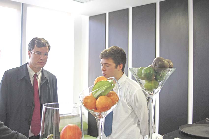 Faltam profissionais de atendimento de restaurante e bar