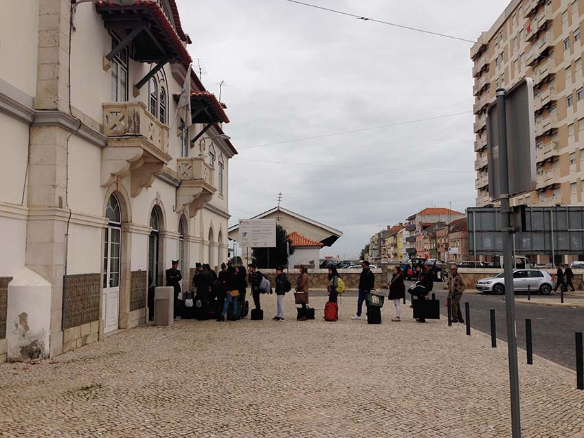 CP retira automotoras espanholas e baixa o nível de serviço na linha do Oeste