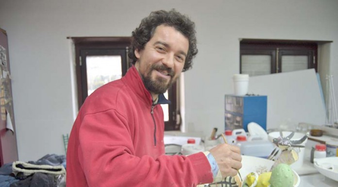 Miki Leal é fã de Bordalo e produziu obras de cerâmica nas Caldas notícias das Caldas