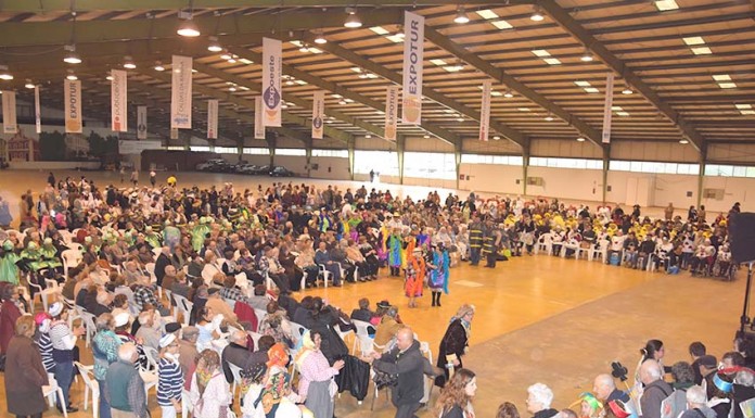 Cerca de 700 idosos deram o pontapé de saída para o Carnaval caldense Noticias das Caldas