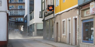 Moradores e comerciantes da Rua Fonte do Pinheiro queixam-se da falta de pavimentação notícias das Caldas