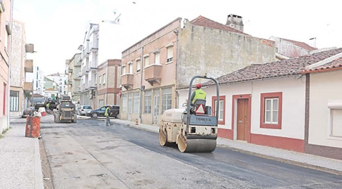 Já começou o asfaltamento da Rua Fonte do Pinheiro Asfalto Rua Fonte do Pinheiro