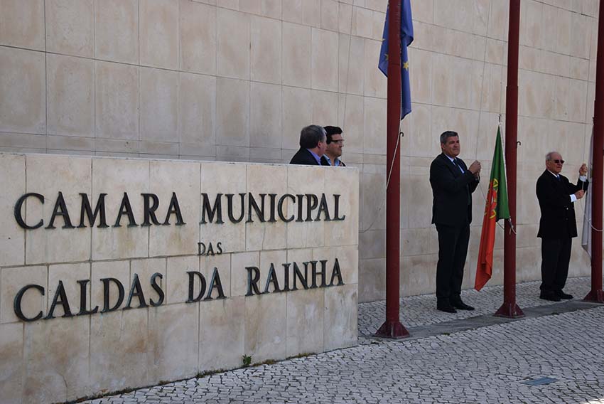 Caldenses saíram à rua para festejar o 25 de Abril