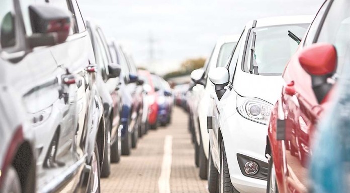 Mercado automóvel cresceu, mas as marcas têm ritmos diferentes carros