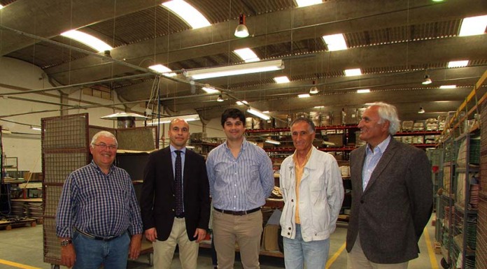 Candidato do PS realça importância da fábrica Bordallo Pinheiro notícias das Caldas