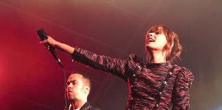 Milhares de pessoas cantaram Salvador Sobral com os Amor Electro notícias das Caldas