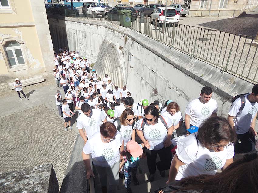 Rainha D. Leonor inspirou a 10ª caminhada da Farmácia Rosa