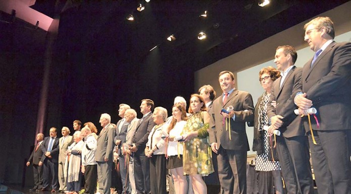 Hospitais, Linha do Oeste e Lagoa “são problemas para resolver” nos próximos anos 15 de Maio Homenageados