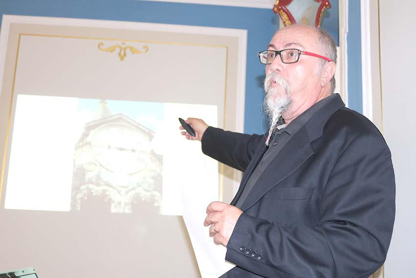 José Pereira Cardina: o nome da Nazaré  nas torres de relógios