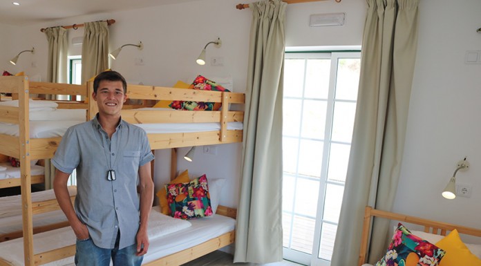 Abriu um hostel na Foz do Arelho