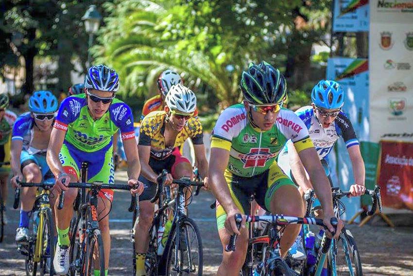 Bombarralense mostra a camisola em Castelo de Vide!